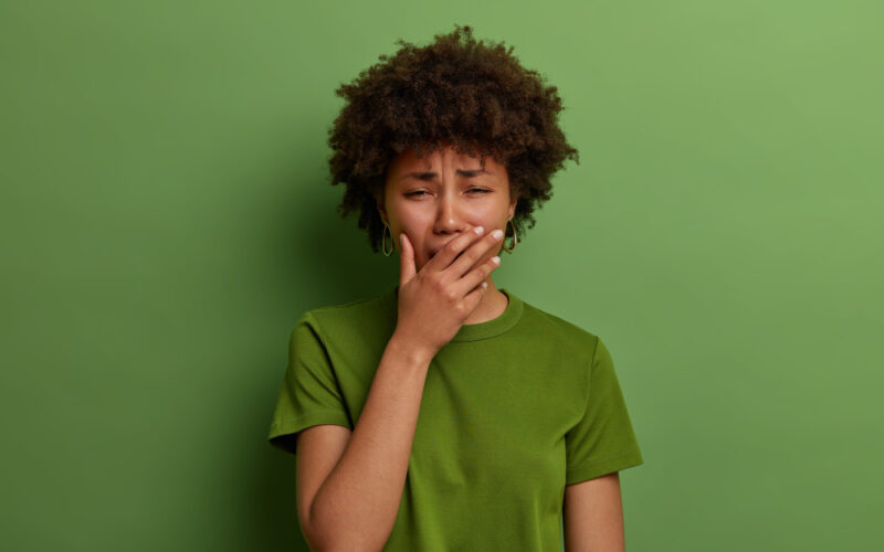 Como parar soluço apertando o dedo