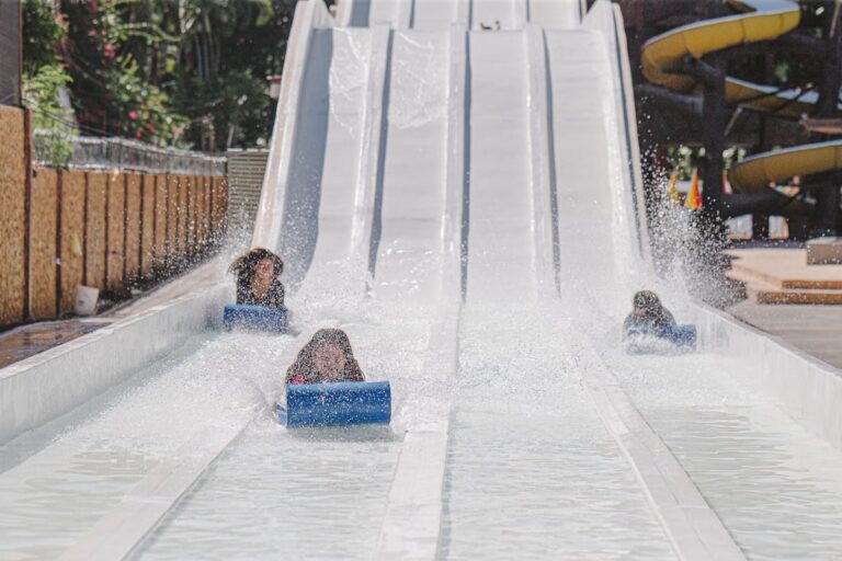 Por que um parque aquático não é só diversão e como isso muda totalmente sua experiência