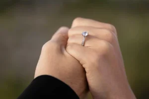 Significado do anel de noivado solitario